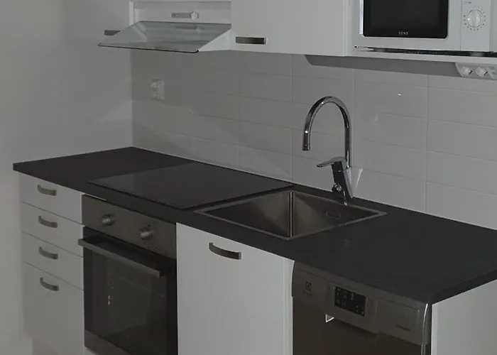 Cozy In Espoo - Free Garage Parking דירה הלסינקי